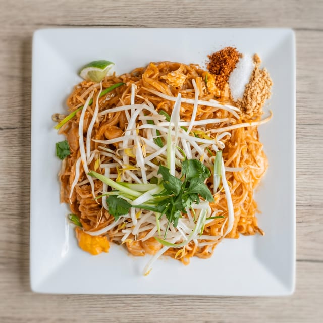 L-5 Pad Thai.